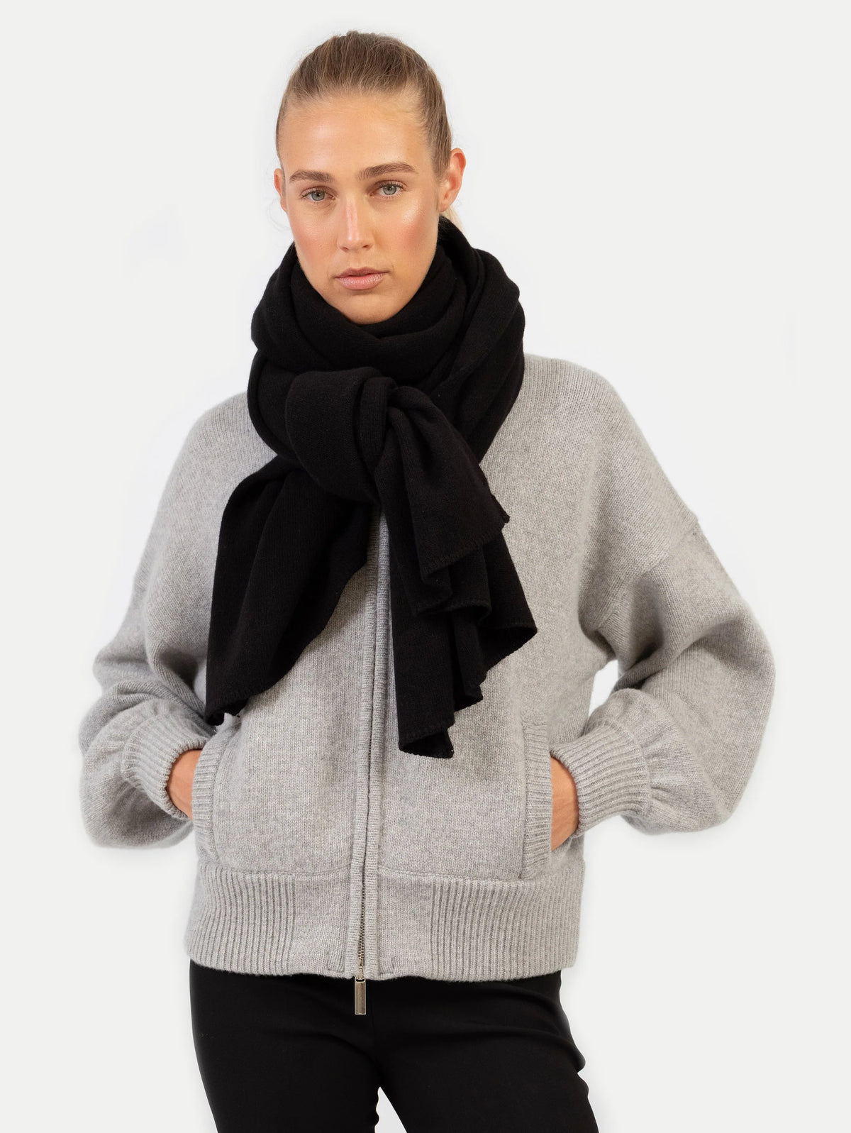 ANNA V BERG CARLA Scarf black
